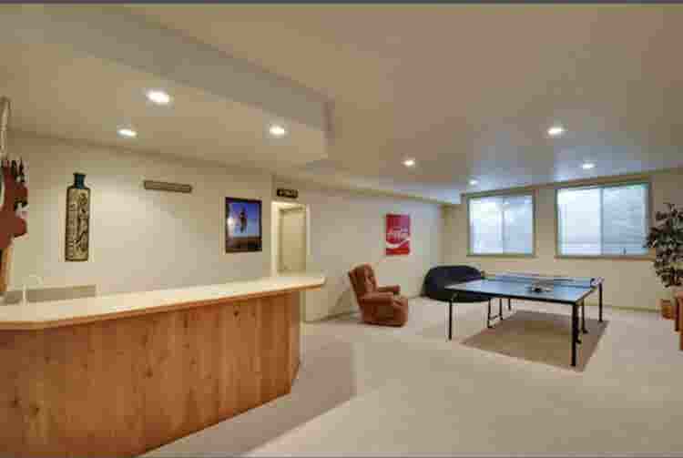 2 rooms private bath for