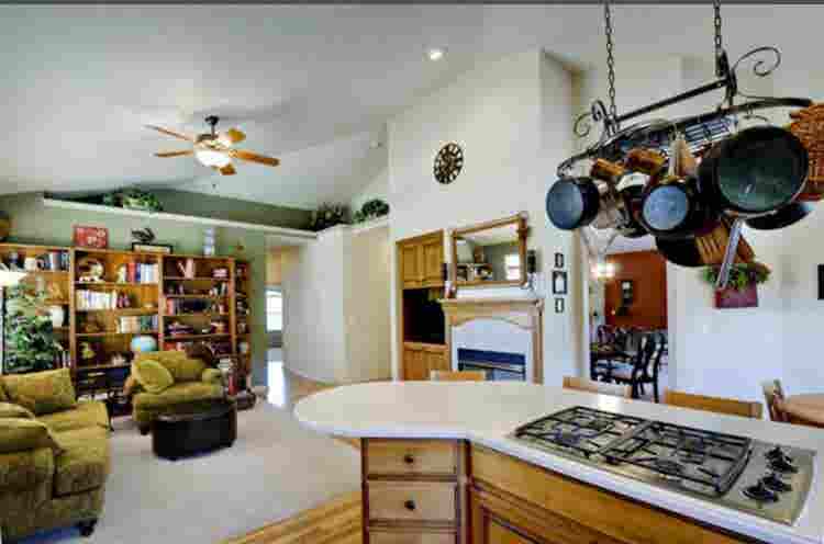 2 rooms private bath for