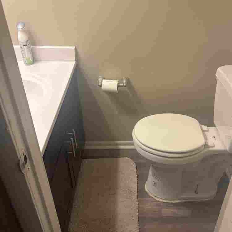 Looking for a female roommate ’s