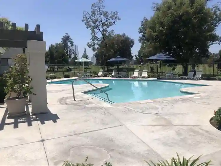 Room for rent October 1st