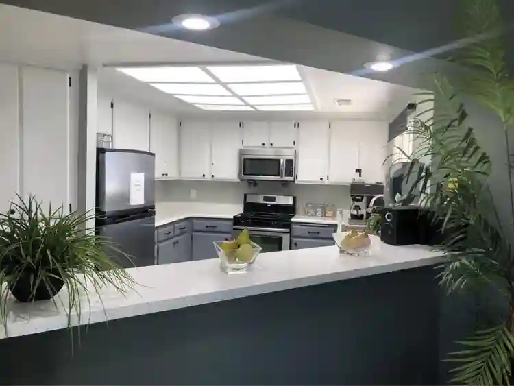 Room for rent October 1st