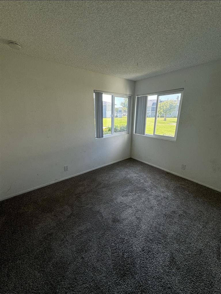 Room for rent October 1st