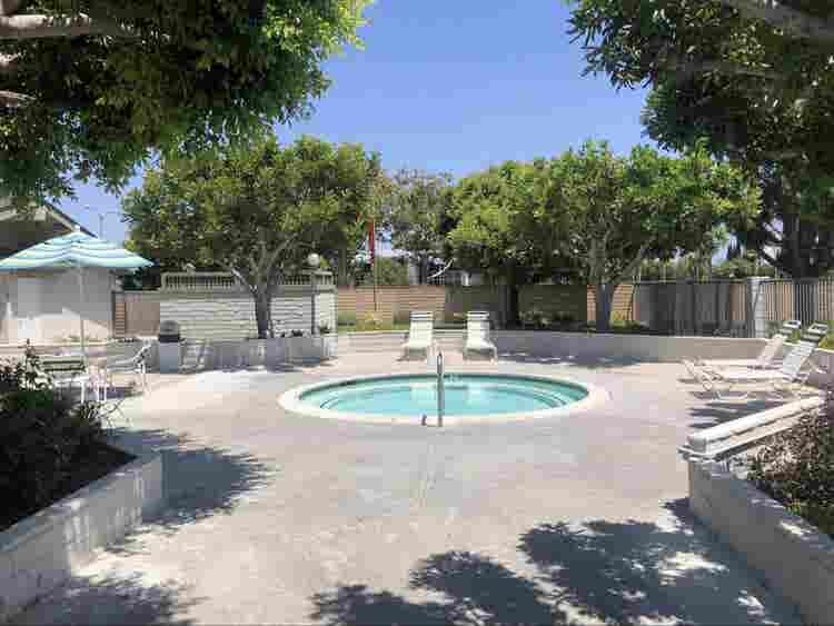 Room for rent October 1st