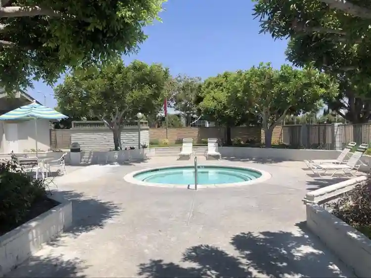 Room for rent October 1st