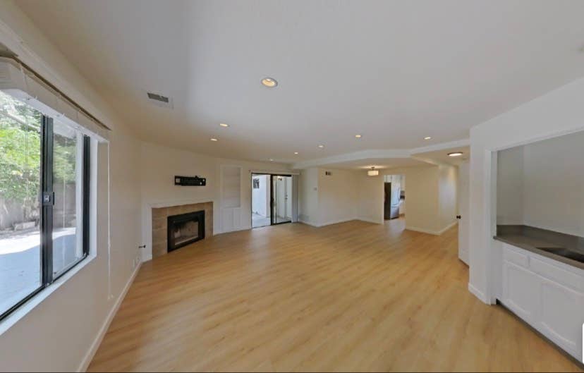 Available Room in Bath Home