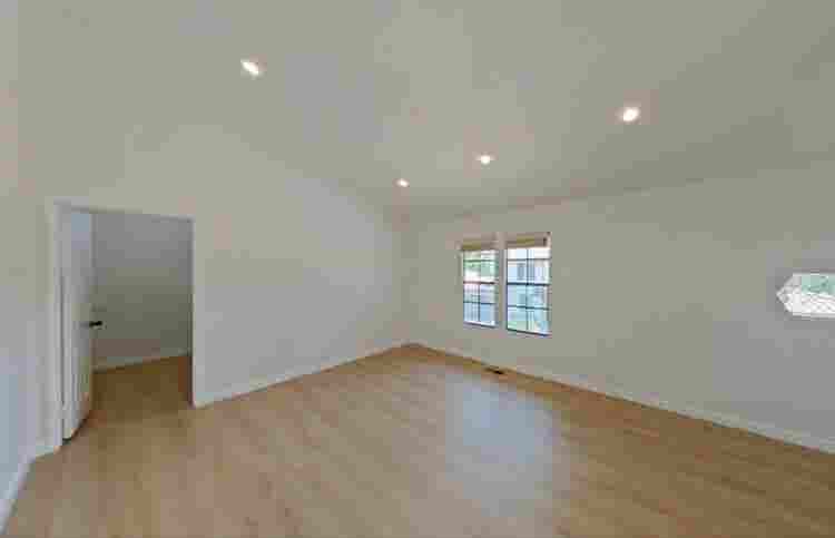 Available Room in Bath Home