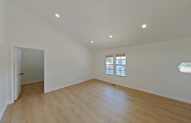 Available Room in Bath Home