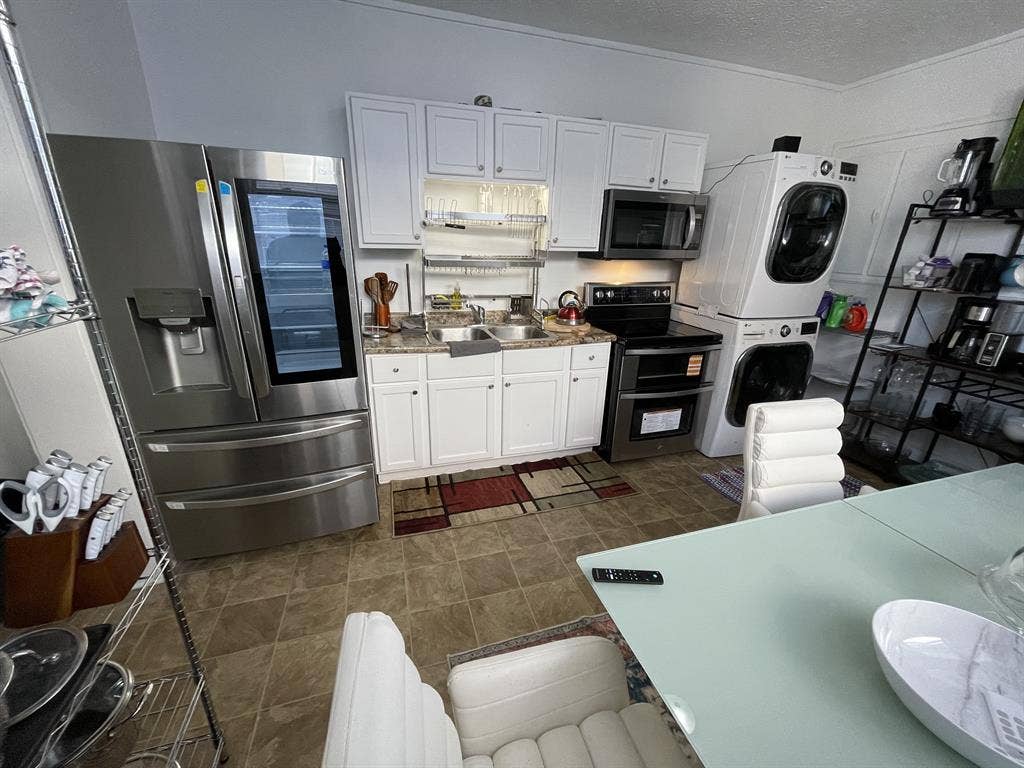 Furnished CableTV/Wi-Fi/W/D & More