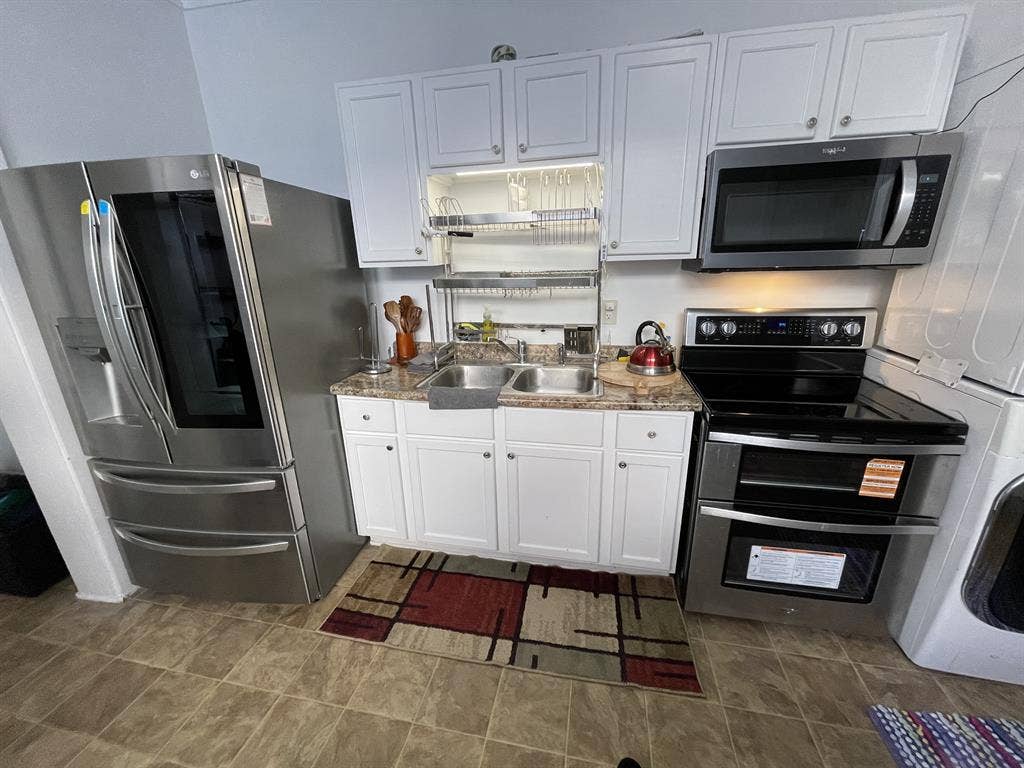 Furnished CableTV/Wi-Fi/W/D & More