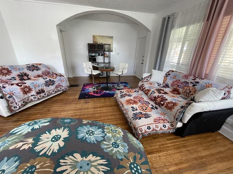 FULL FURNISHED CONDO-PROFESSIONALS!