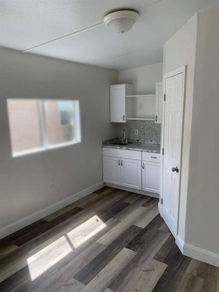 Room for rent, utilities included