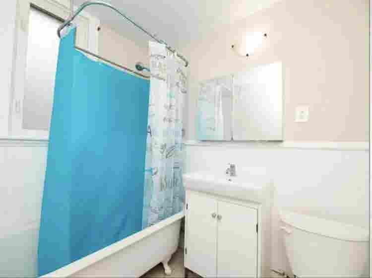 Large Room for rent!