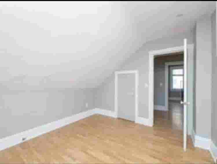 Large Room for rent!