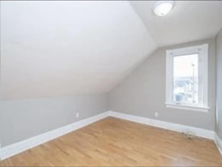 Large Room for rent!