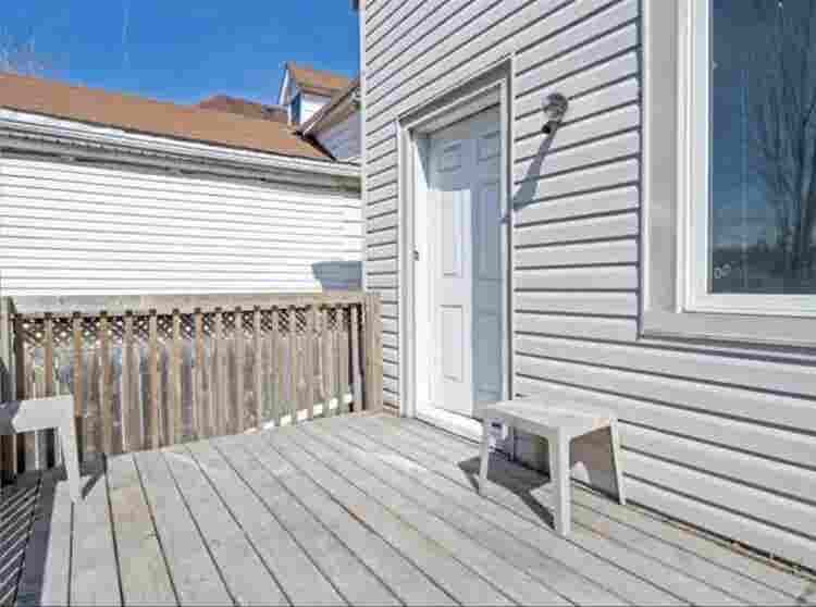 Large Room for rent!