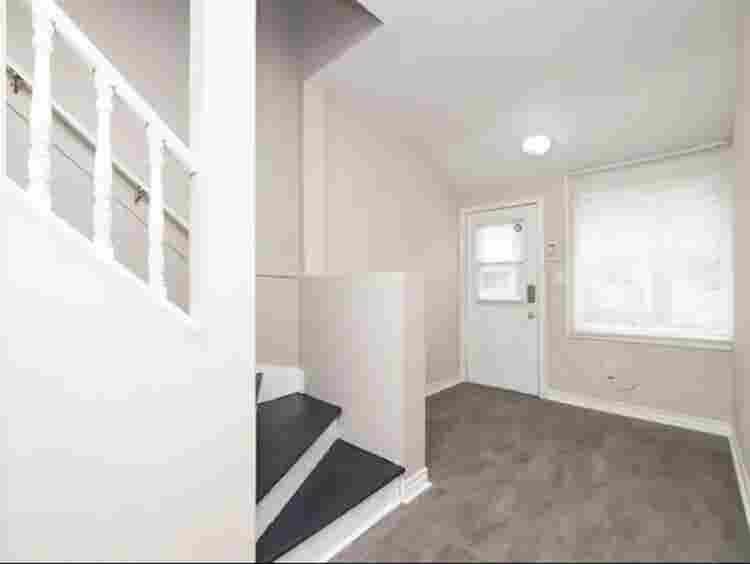 Large Room for rent!