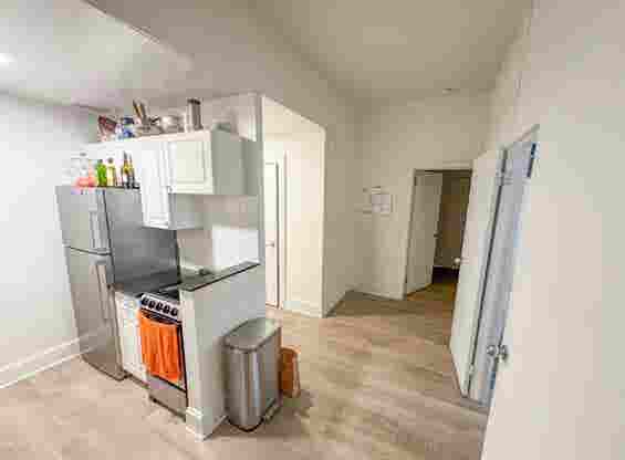 ✨ Room Available in Midtown South ✨