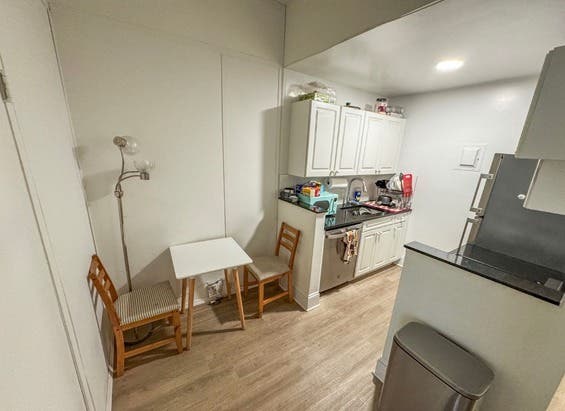 ✨ Room Available in Midtown South ✨