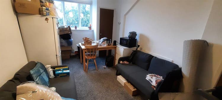 1 room in a 2BHK house on KelsoRoad