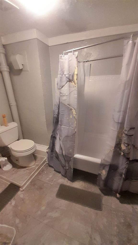 Love Den Room no visitors e