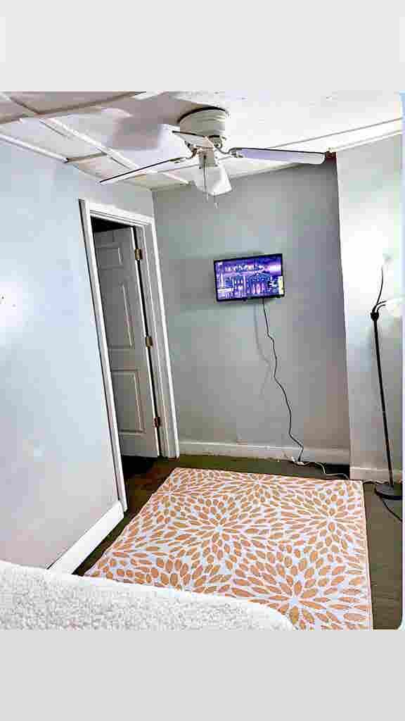 Love Den Room no visitors e