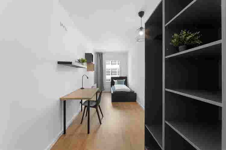 private room in apartment