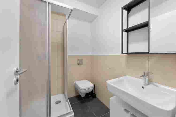 private room in apartment