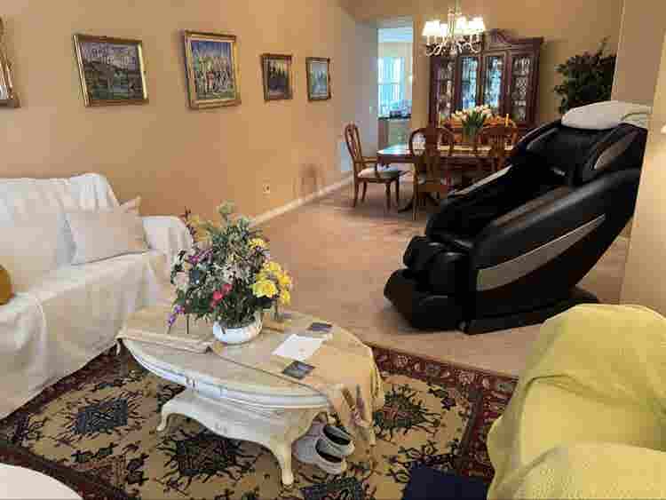 Luxury home with Massage Chair