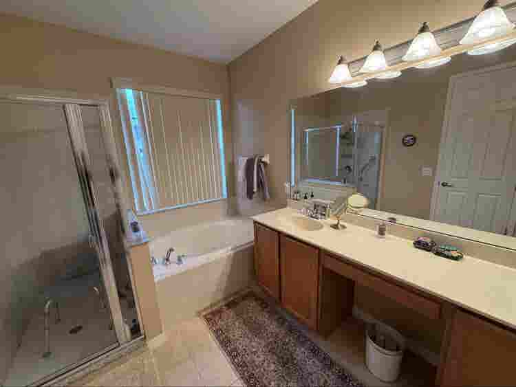 Luxury home with Massage Chair