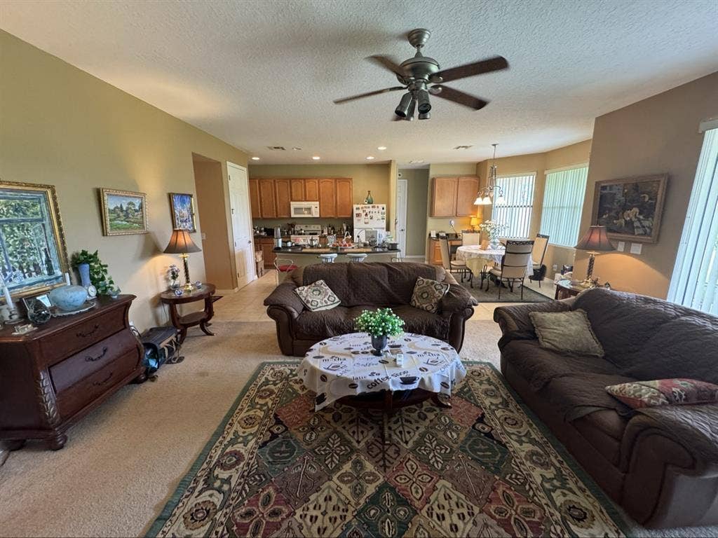 Luxury home with Massage Chair