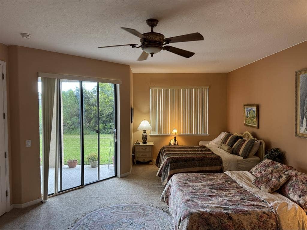 Luxury home with Massage Chair