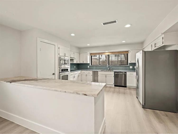 Modern house - room for rent