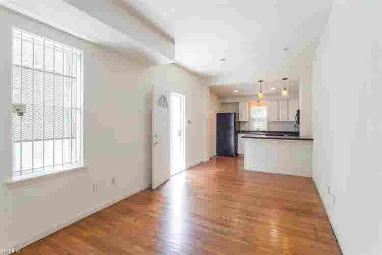 All inclusive room near Temple U