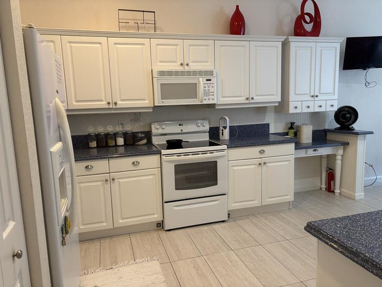 Large Room and Bath for Rent
