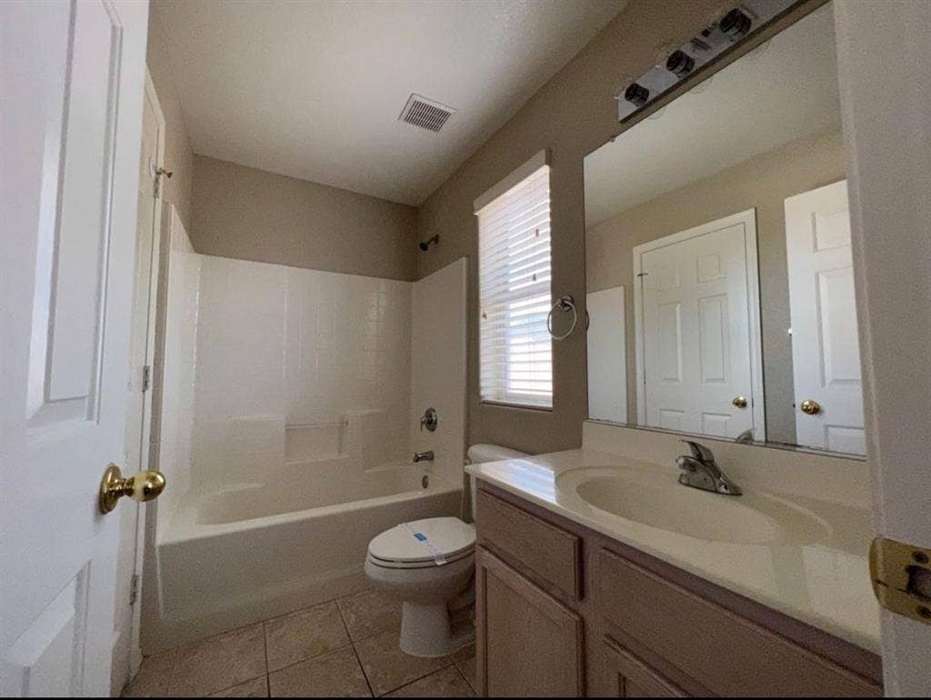 1Bedroom - No Trump Supporters