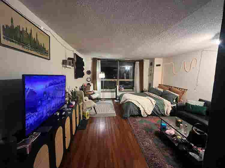 High Rise studio in West Loop