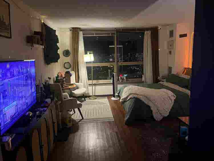 High Rise studio in West Loop