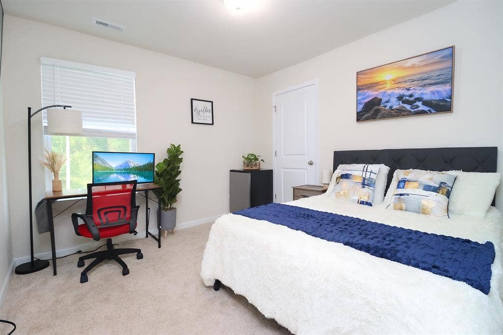 Peaceful Private Furnished Room