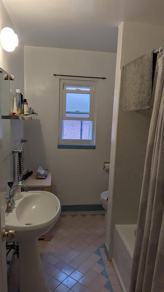 Sublet October 2BR in Oakland