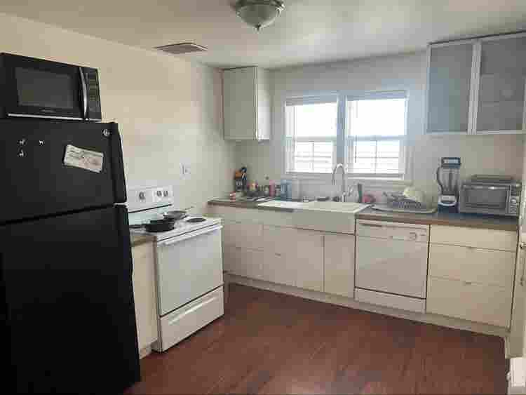 Roommate wanted! 2 Bedroom House
