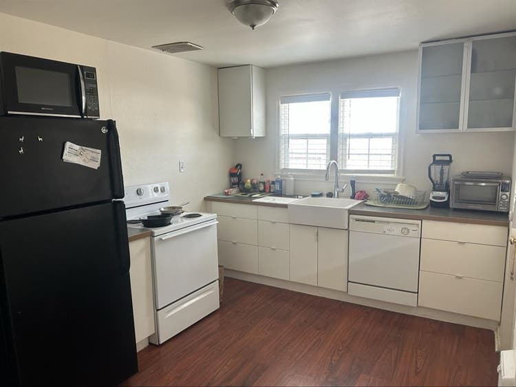 Roommate wanted! 2 Bedroom House