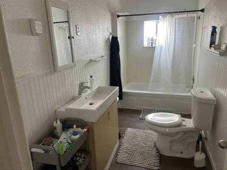 Roommate wanted! 2 Bedroom House