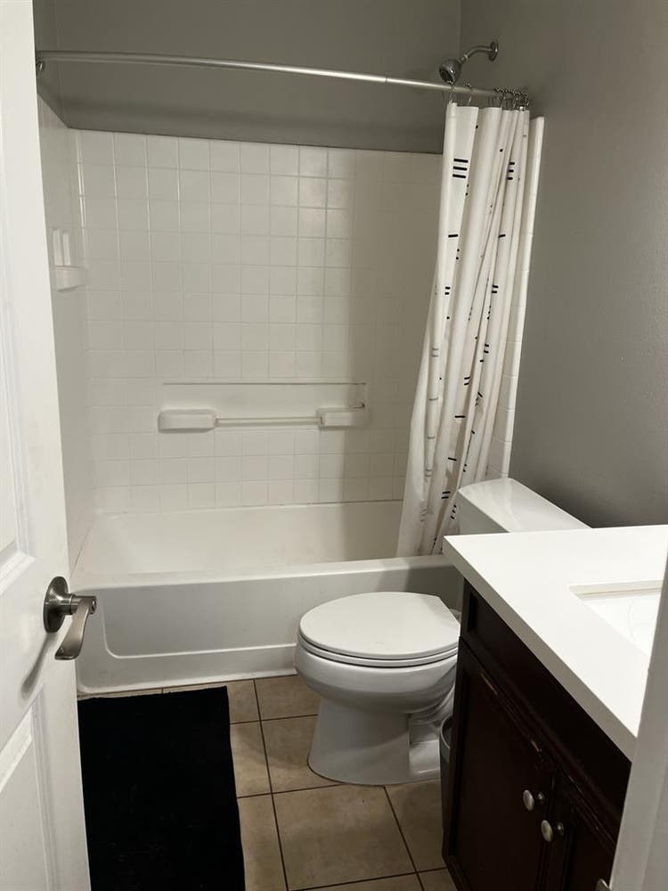 Room in North Glendale - Females