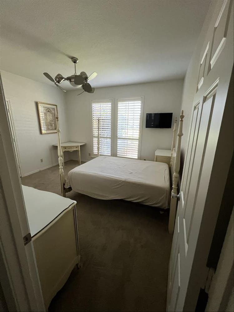 Private master bedroom/bathroom