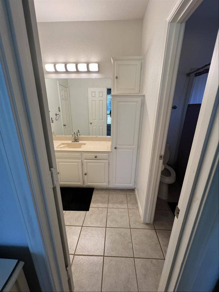 Private master bedroom/bathroom