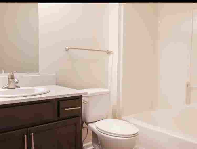 ****SUBLEASE***  bath