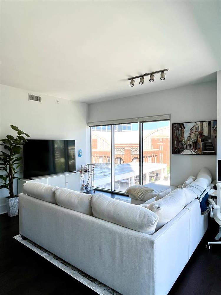 Luxury 1BR Lease Transfer, Dallas