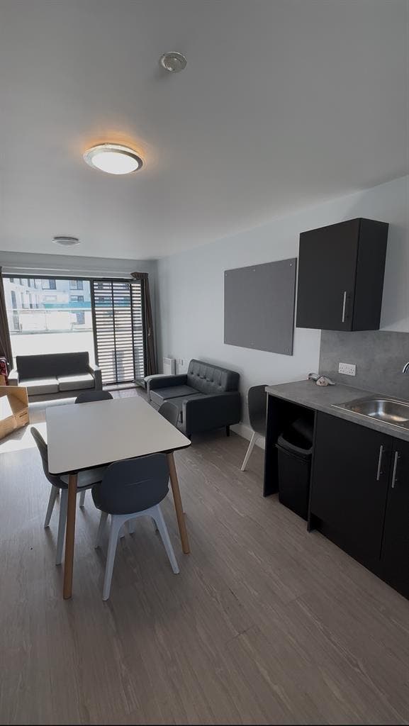 Student replacement tenant