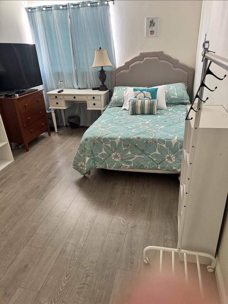 Clean Quiet Room