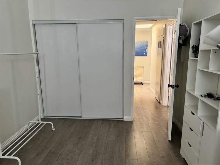 Clean Quiet Room